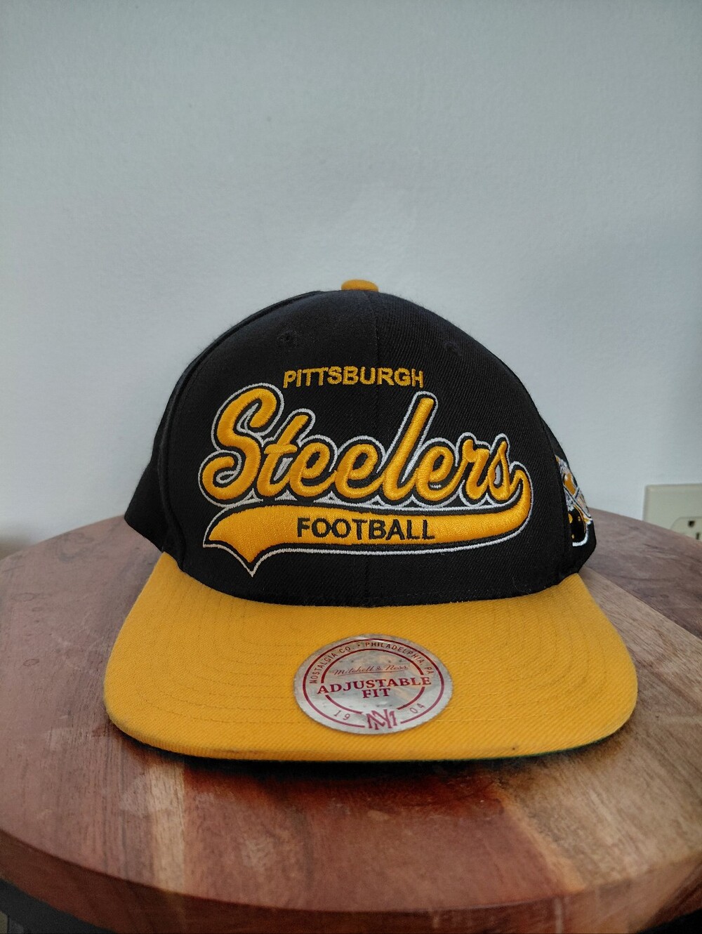 Mitchell & Ness x NFL Pittsburgh Steelers Football Vintage Collection Hat OS